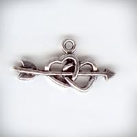 Подвеска металлическая "сердца и стрелы" с колечком, размер 24x15x2 мм, цвет античное серебро фото 1 — PalitraMastera
