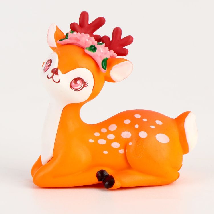 Миниатюра кукольная «Олень с цветами» — PalitraMastera