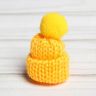 Шапка для игрушек вязанная с помпоном, 1 шт, цвет желтый  3566974 фото 2 — PalitraMastera