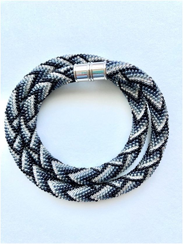 Колье «Черно-серый» фото 1 — PalitraMastera