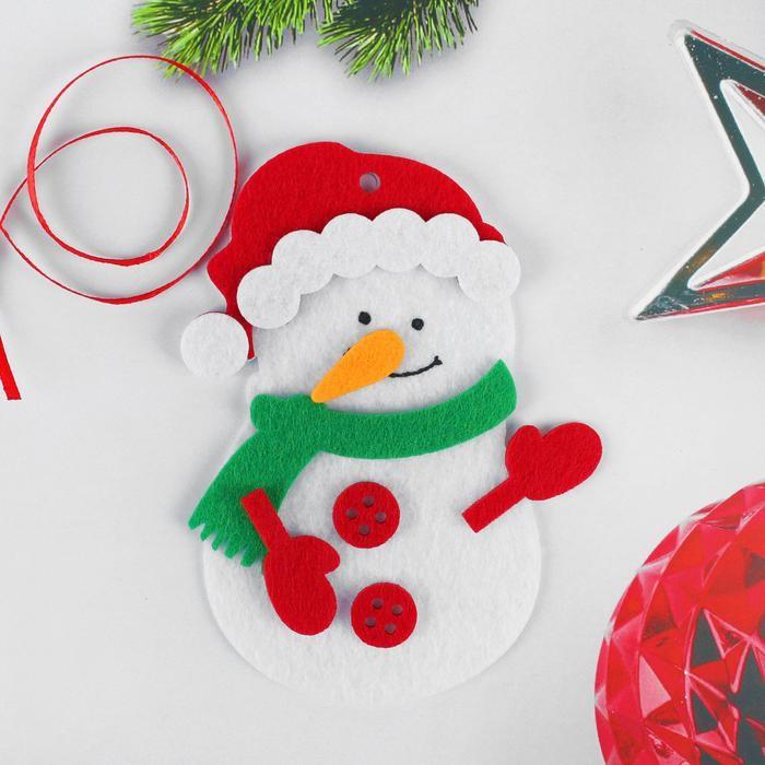 Набор для творчества - создай ёлочное украшение из фетра «Весёлый снеговик» фото 1 — PalitraMastera