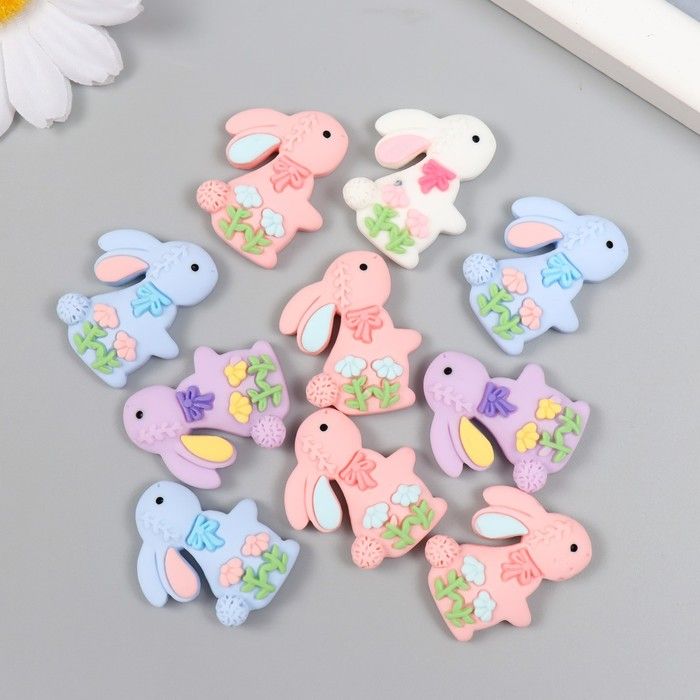 Декор для творчества пластик "Зайчик с бантиком в цветах" МИКС 2,9х2,4 см  9767053 фото 1 — PalitraMastera