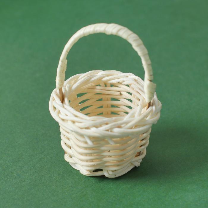 Миниатюра кукольная - корзинка, цвет белый  4022575 — PalitraMastera