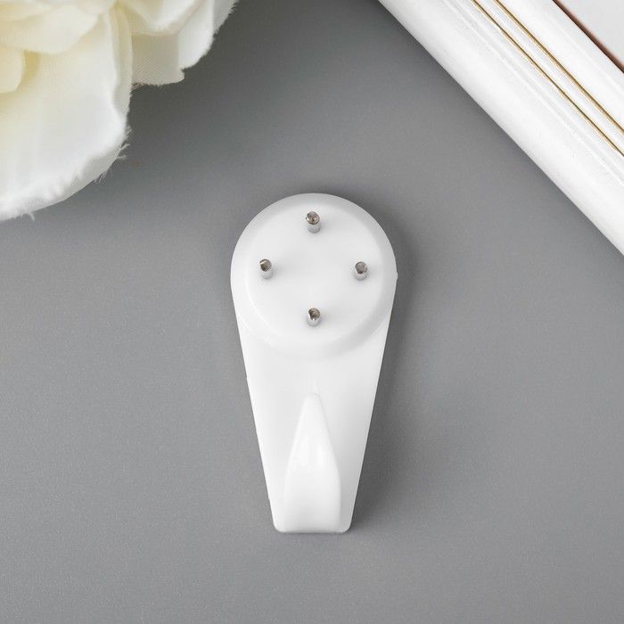 Крючок пластик, металл универсальный  С184 4х2 см 3531299 — PalitraMastera