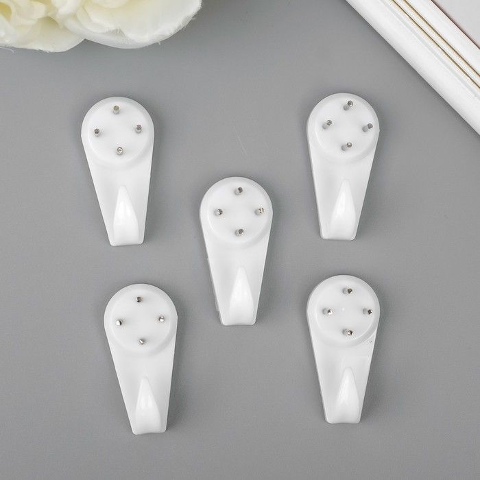 Крючок пластик, металл универсальный  С184 4х2 см 3531299 — PalitraMastera