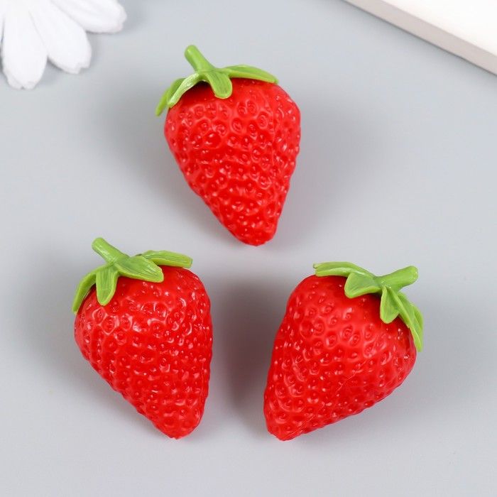 Декор для творчества PVC &quot;Клубника с листиками&quot; 4х2,8х2,8 см  9364309 — PalitraMastera