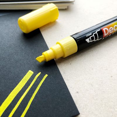 Акрил.маркер Acrylic Paint, не водост. скошен.нак.1-5 мм,перм., д/люб.пов. CELERY MAR315/92 — PalitraMastera