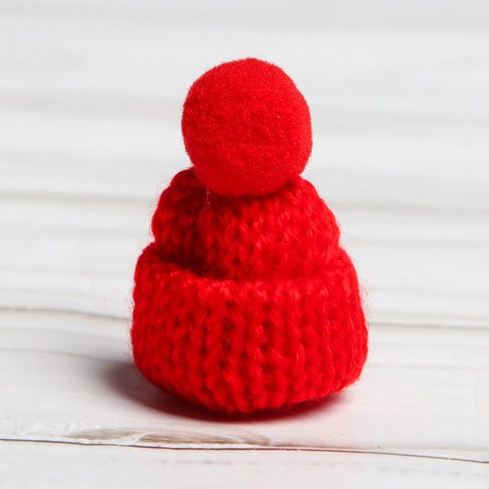 Шапка для игрушек вязаная с помпоном, 1 шт., цвет красный — PalitraMastera