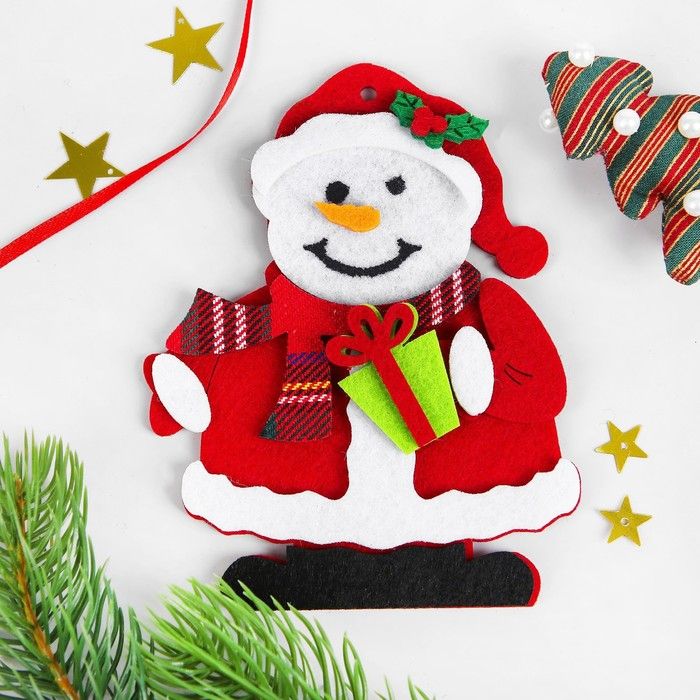 Ёлочная игрушка из фетра «Снеговик с подарком», набор для творчества, своими руками — PalitraMastera