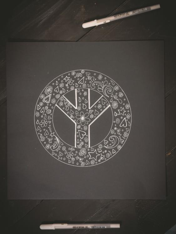 Ручка гелевая Gelly Roll белая средний стержень 0.8 мм /SAKURA — PalitraMastera