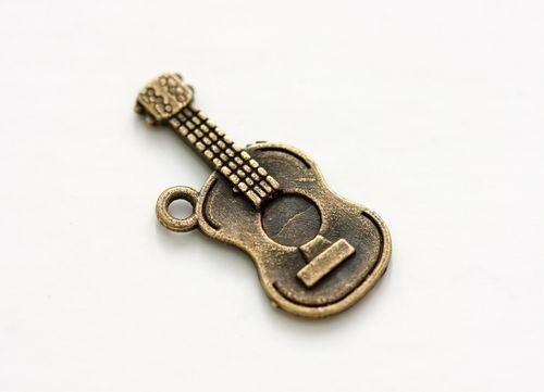 из набора металлических подвесок ГИТАРА 12*24мм, 1шт — PalitraMastera