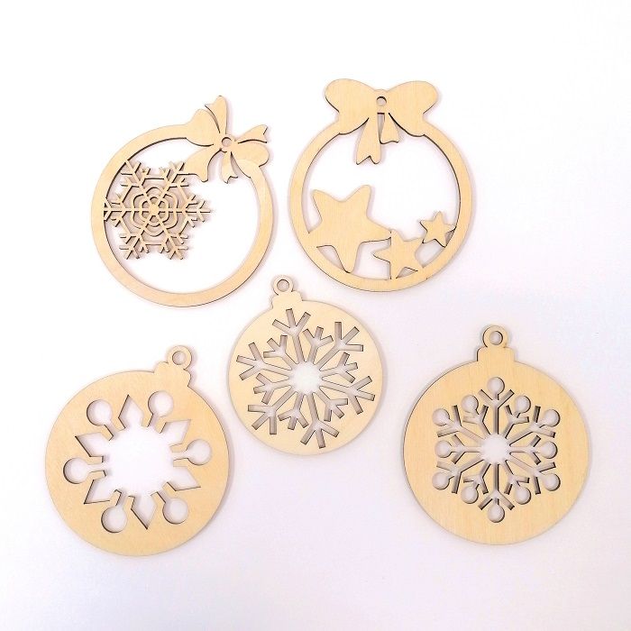 Шар со снежинкой и звездами  80 мм, подвеска, фанер 3мм фото 1 &mdash; PalitraMastera