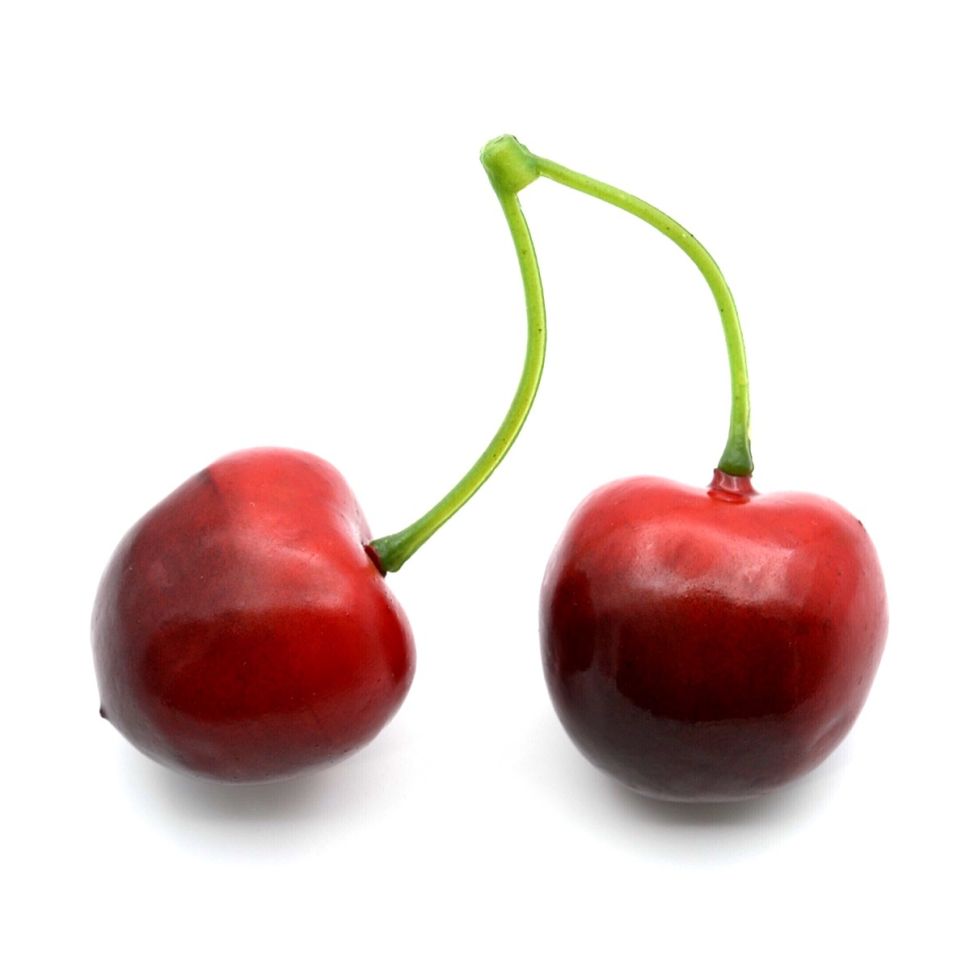 AR946 Вишенки декоративные 7см (1 пара) фото 1 — PalitraMastera